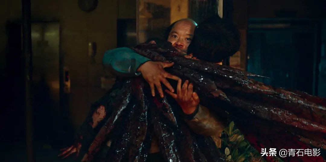 连续4天上榜，比《王国》尺度还大，不愧是一集30亿韩元的韩剧