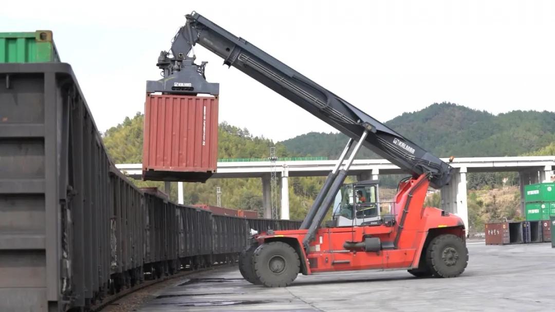 做炸鸡的机器设备,做炸鸡有关的行业可以吗