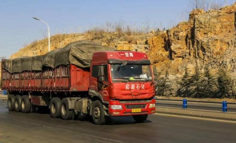 都说开货车不挣钱为啥还有招司机,为什么都说开卡车不好