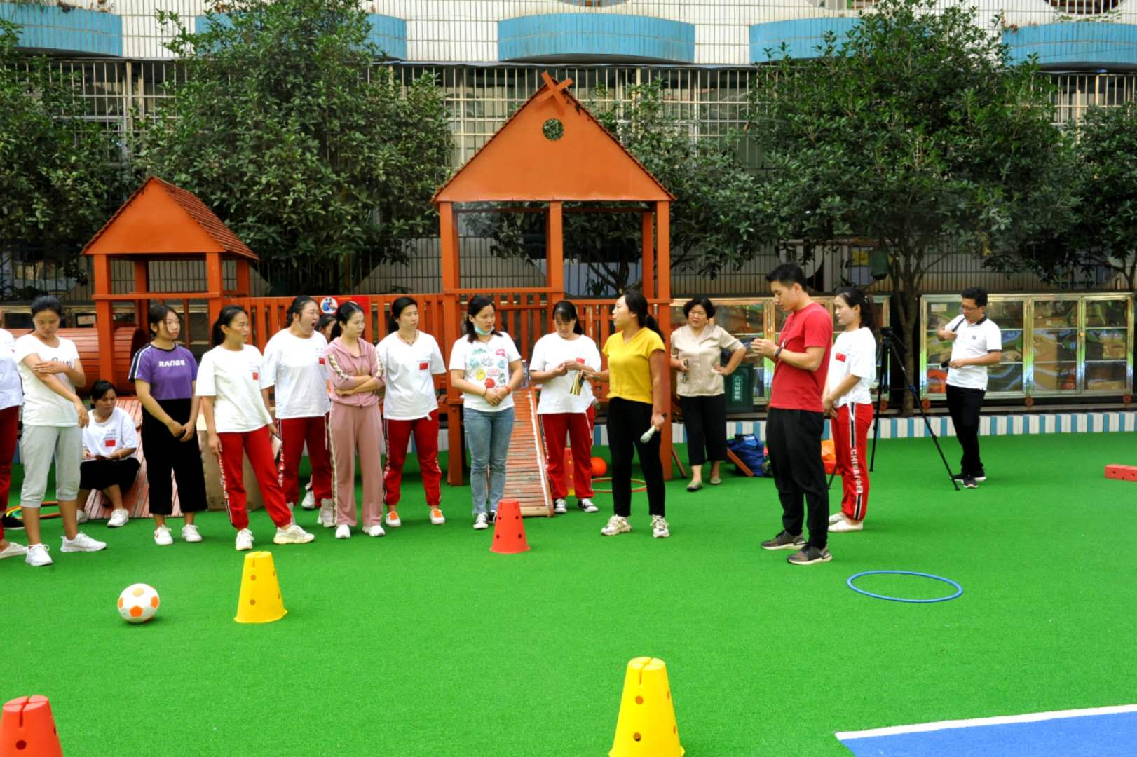 足球体能训练幼儿园中班,淅川县实验幼儿园活动