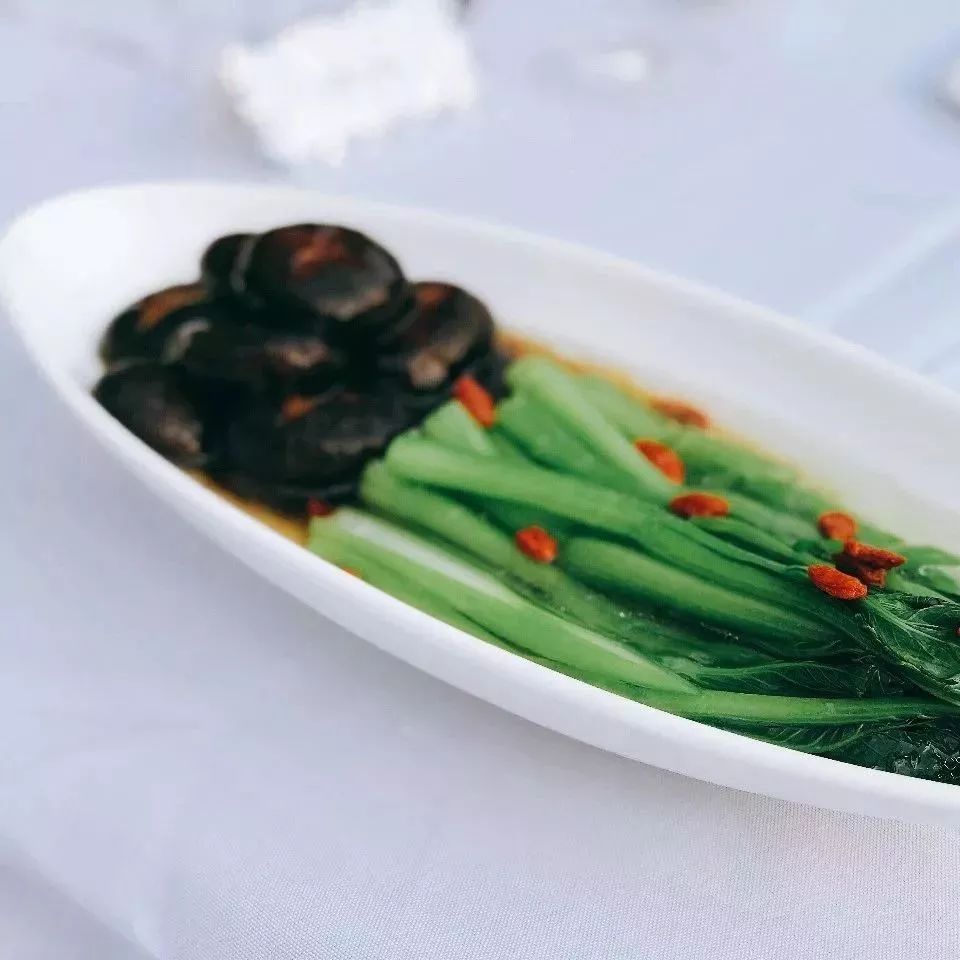 莫干山网红儿童旋转滑梯民宿,莫干山新晋森林亲子民宿无边泳池