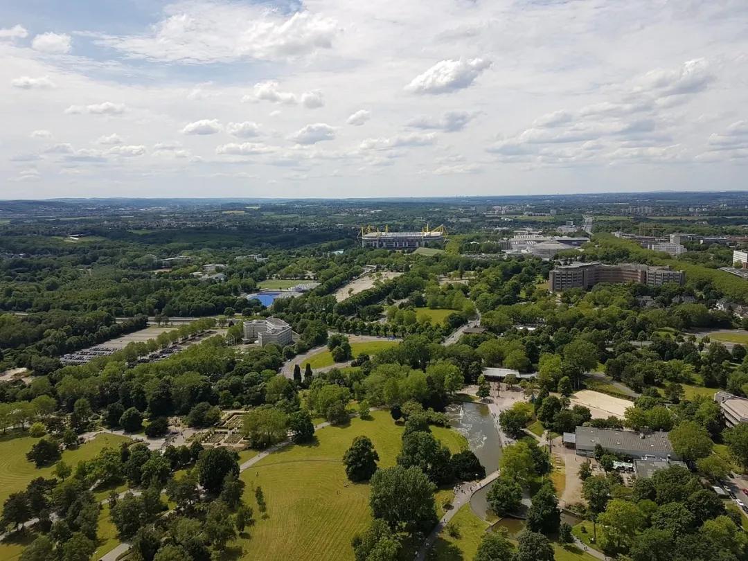 多特蒙德你永远不会独行现场版,多特蒙德为什么也唱永不独行