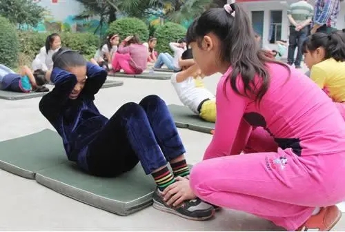 仰卧起坐训练方法微课,仰卧起坐训练方法视频