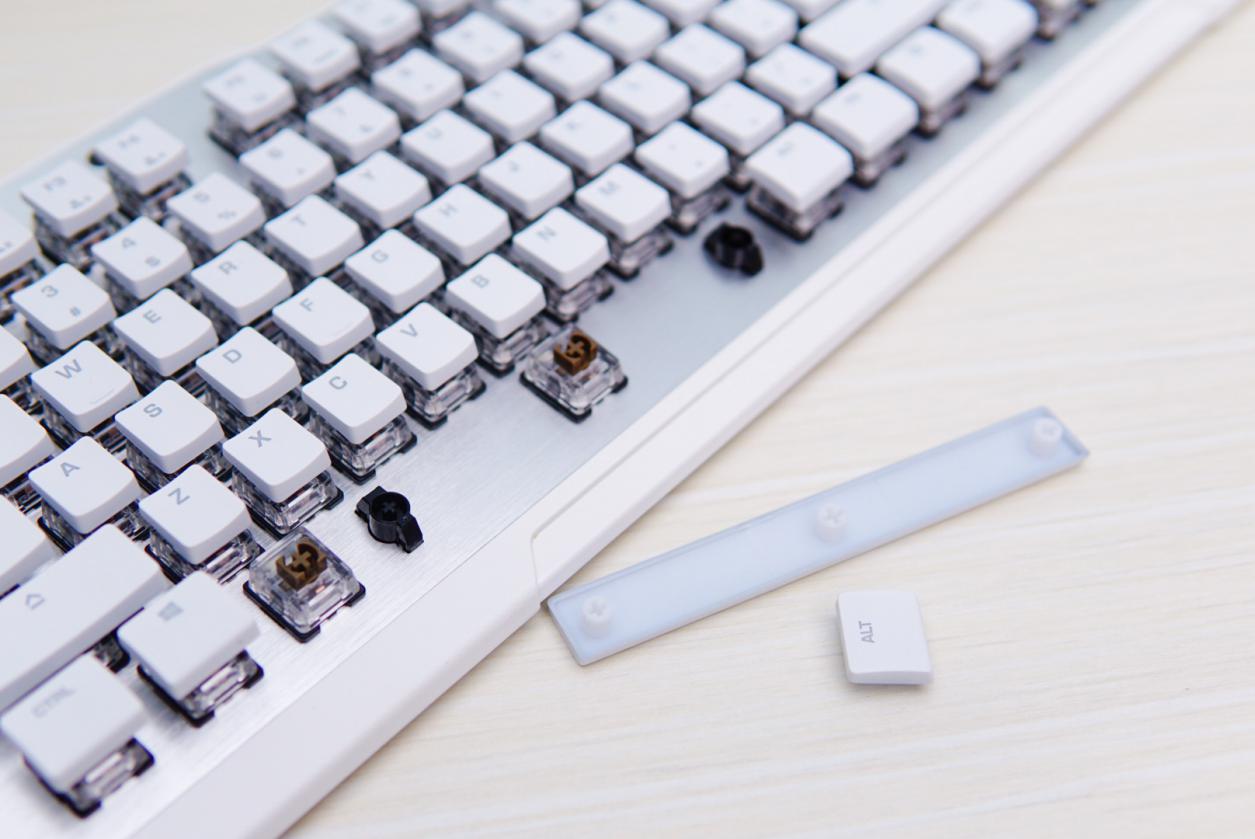 冰豹vulcan光轴键盘,冰豹发布吃鸡电竞机械键盘泰坦轴