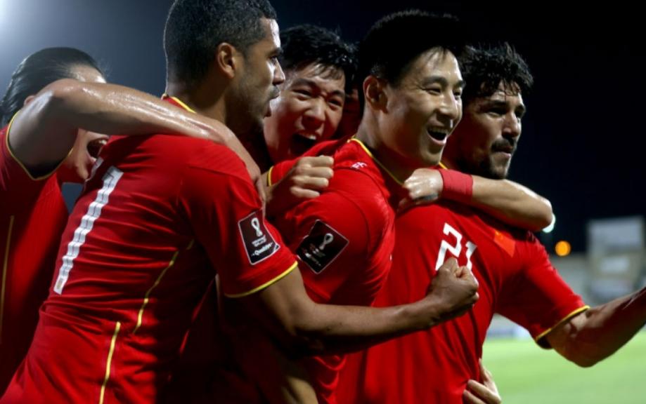 13分A组第一,穿1年前破球衣,没奖金!伊朗队更像“没家的孩子”