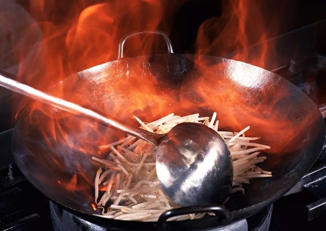 炒菜好吃的秘密原来就是它,大厨分享30个炒菜技巧