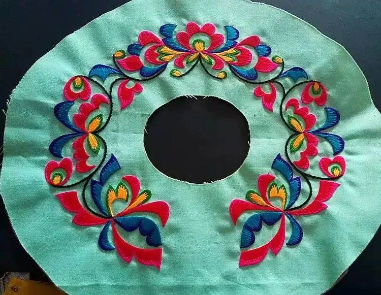 阿哲歌舞《绣嫁妆》赏析