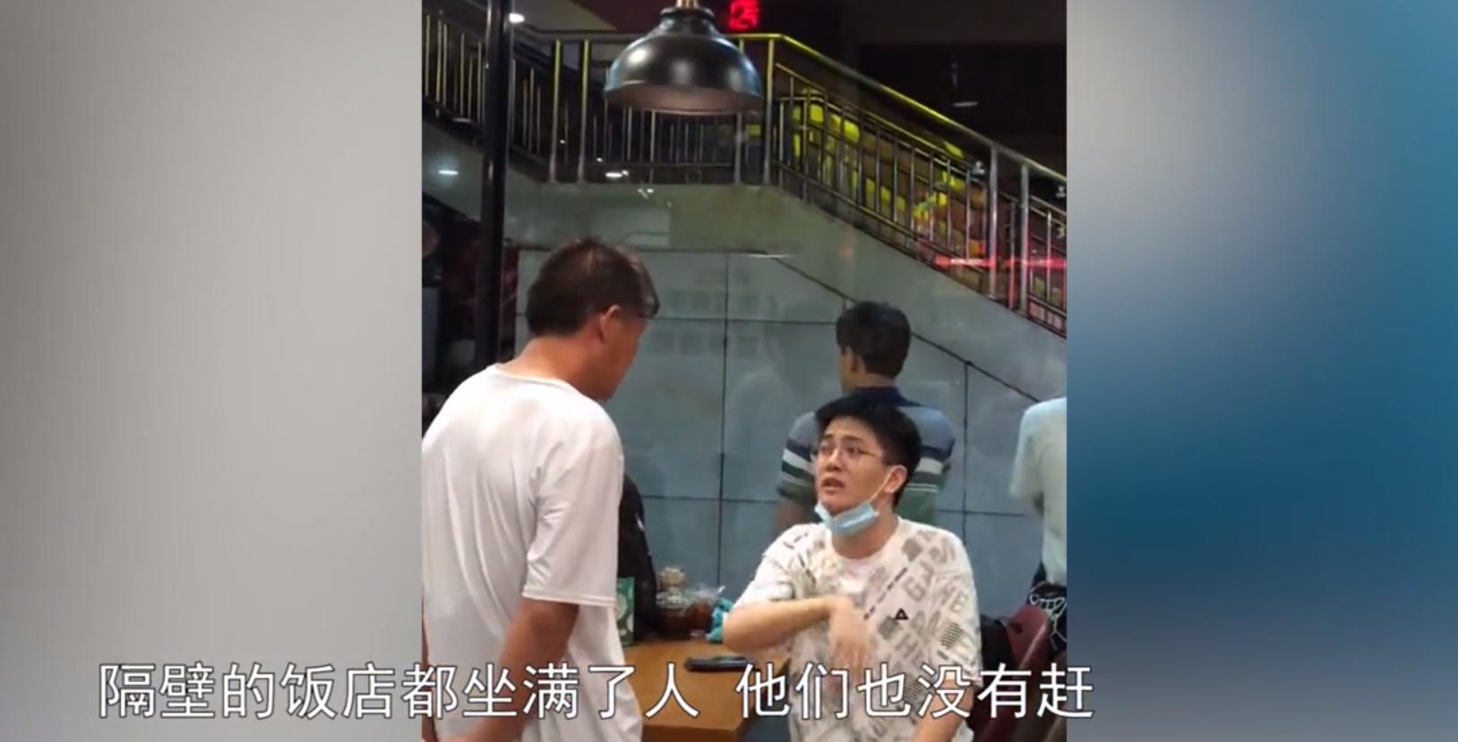 不消费就滚面馆后续,郑州面馆老板驱赶顾客不消费就滚