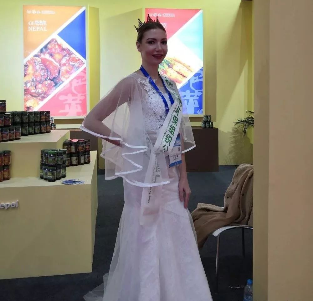 一泡而红!四川这座小城已火向全球,今天万人齐聚!