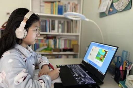 班主任直言：“数学好”的女生，大多有3种特质，学渣装不出来