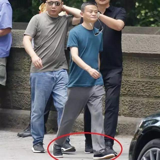 马云穿的老北京布鞋是哪一款,马云穿的什么样的布鞋