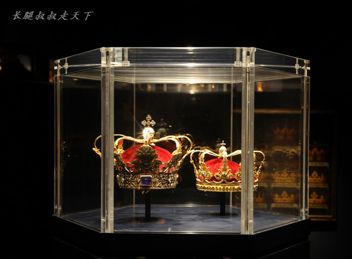 丹麦王室钻石王冠,丹麦王室红宝石王冠