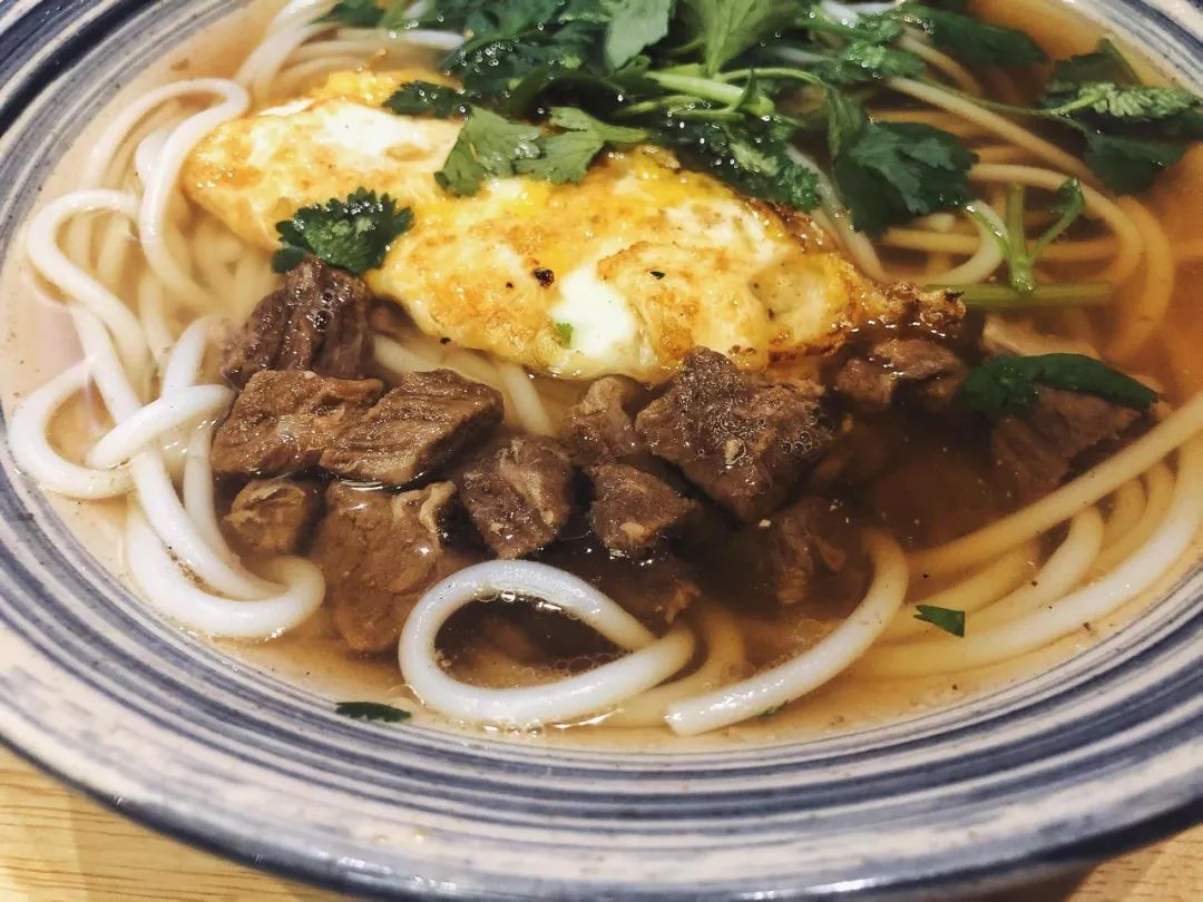 坐上高铁去旅游沿线美食尝个遍,云贵川渝高铁环线