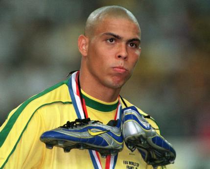 罗纳尔多多少届世界杯冠军,罗纳尔多认为世界足坛最佳阵容