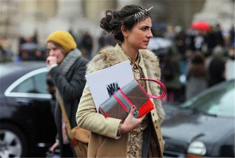 想要潮流包？有色才够feel