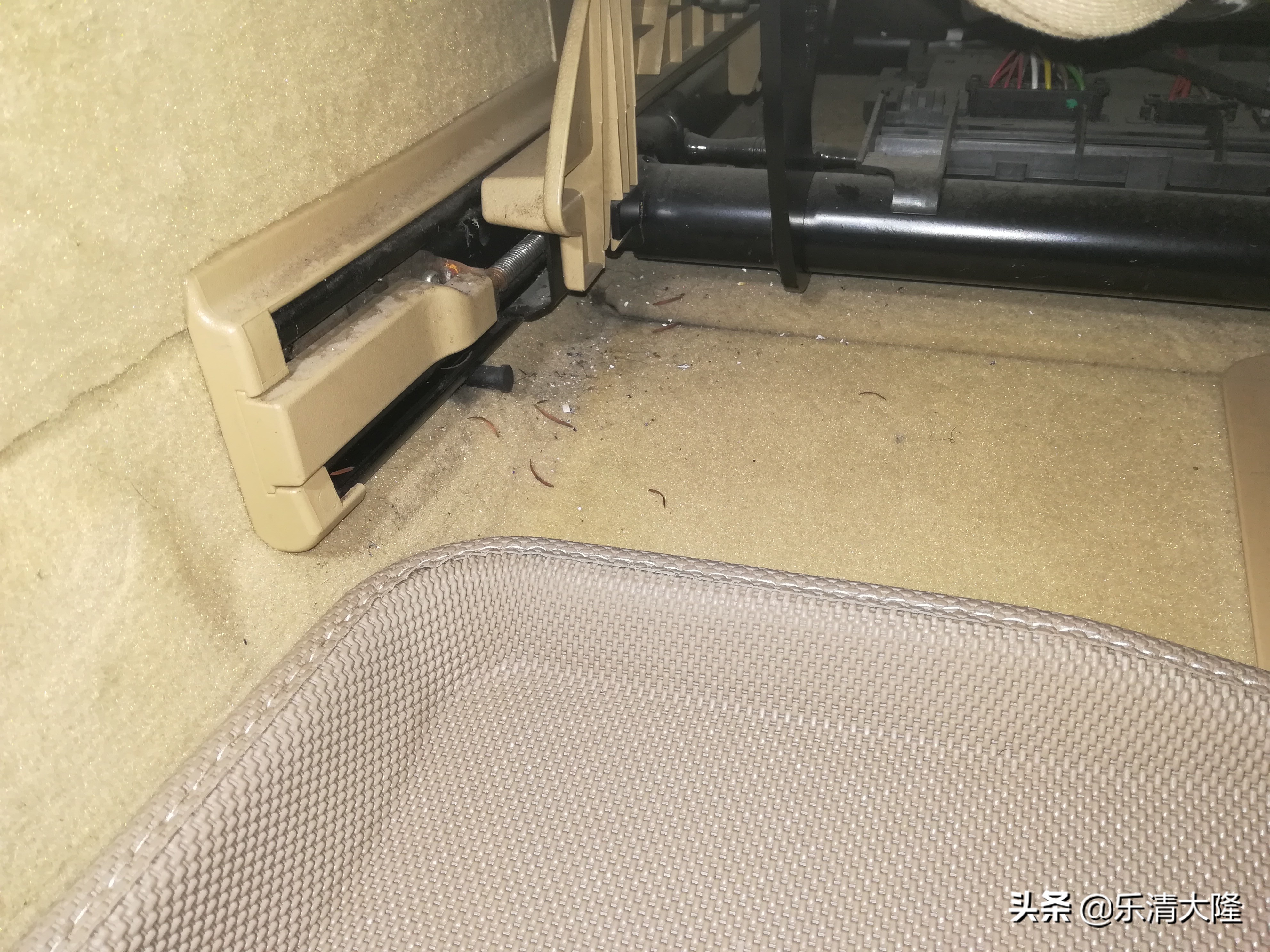 奔驰s350门边镀铬条,奔驰s350座椅清洗翻新