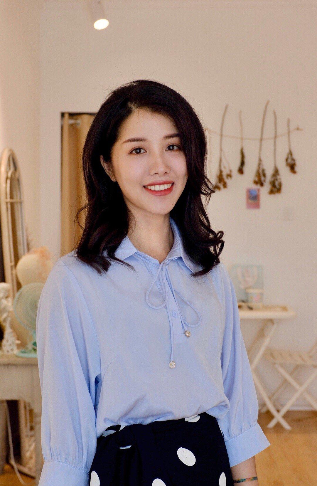 毕业生第一次工作面试自我介绍,刚毕业面试着装