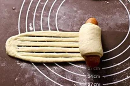 法式蒜香烤肠面包做法,丹麦烤肠面包做法