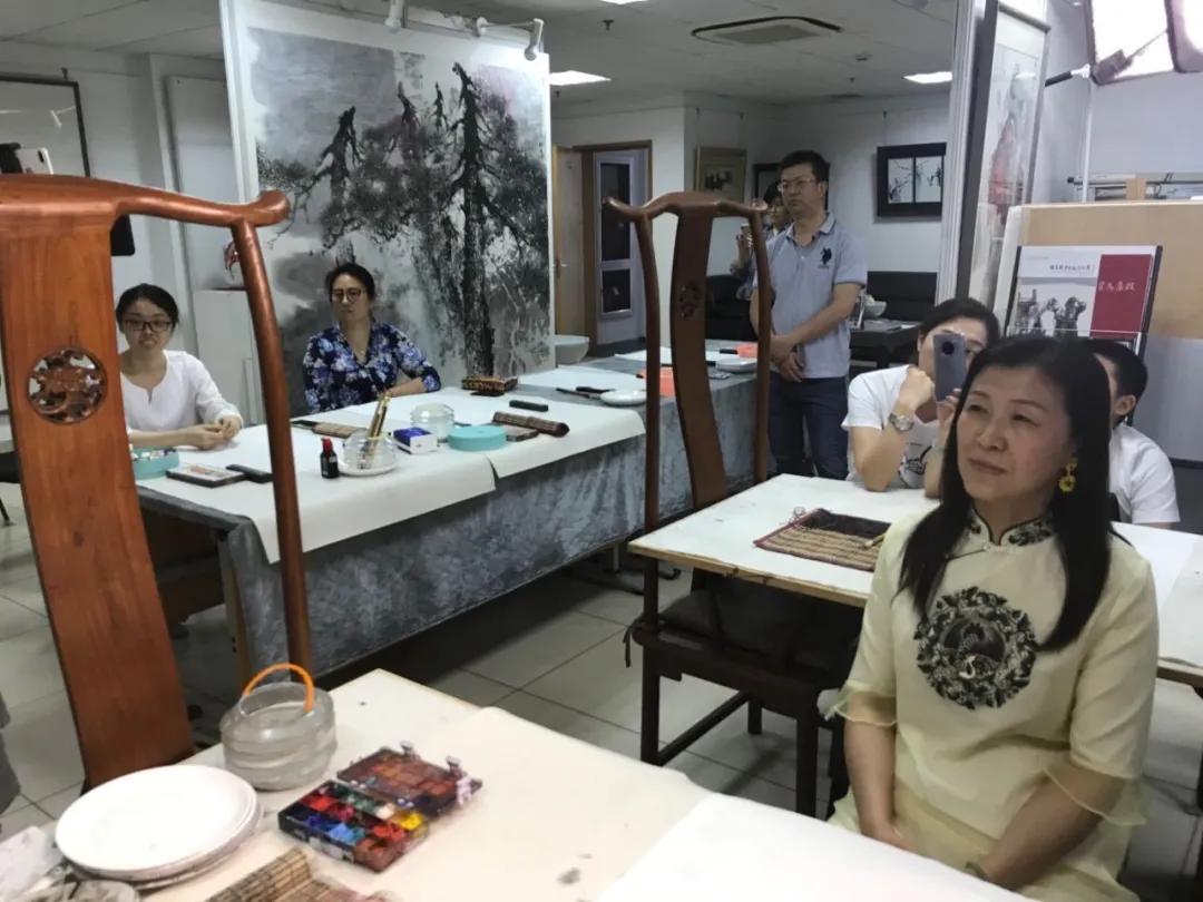 丹青丝韵——张智棟中国画丝巾绘画课堂第一期活动掠影