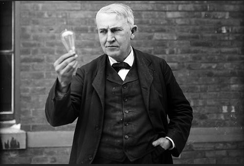 爱迪生发明电灯多少年才成功,电灯之父爱迪生