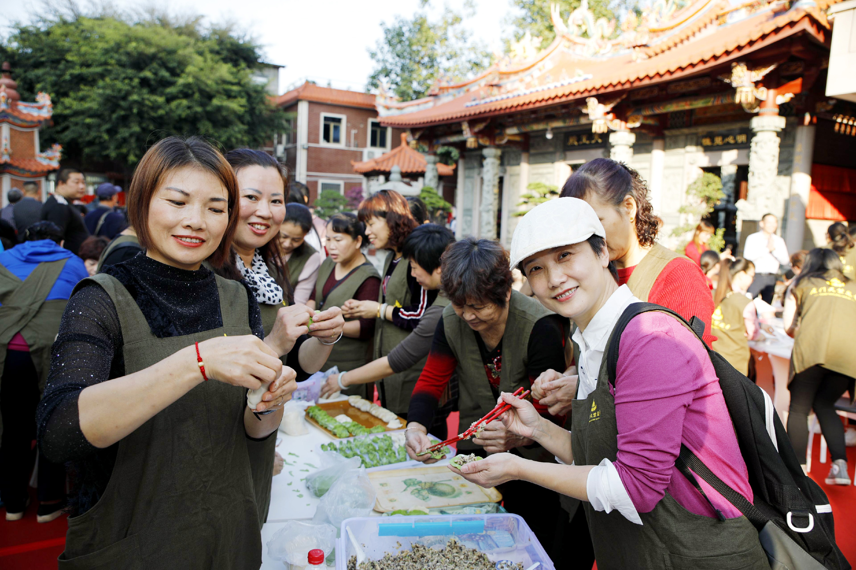 三角梅爆花盆景,三角梅巨桩盆景