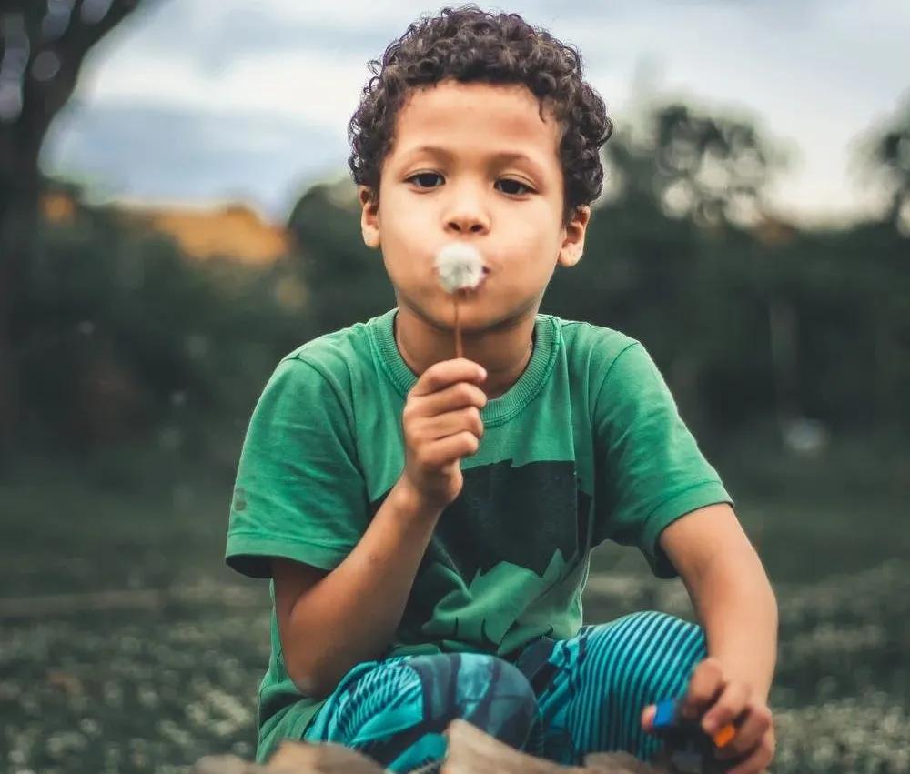 孩子输了哭如何教育孩子,5岁孩子输了就哭怎么教育