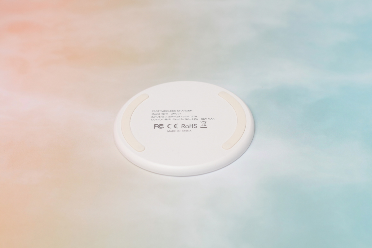 支持无线充电的手机套装,可以让我手机自动充电的软件