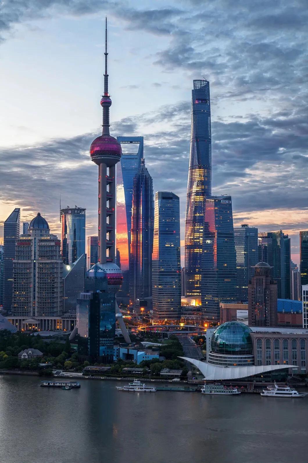 恒大足球场最新进展视频,恒大足球场惊艳亮相