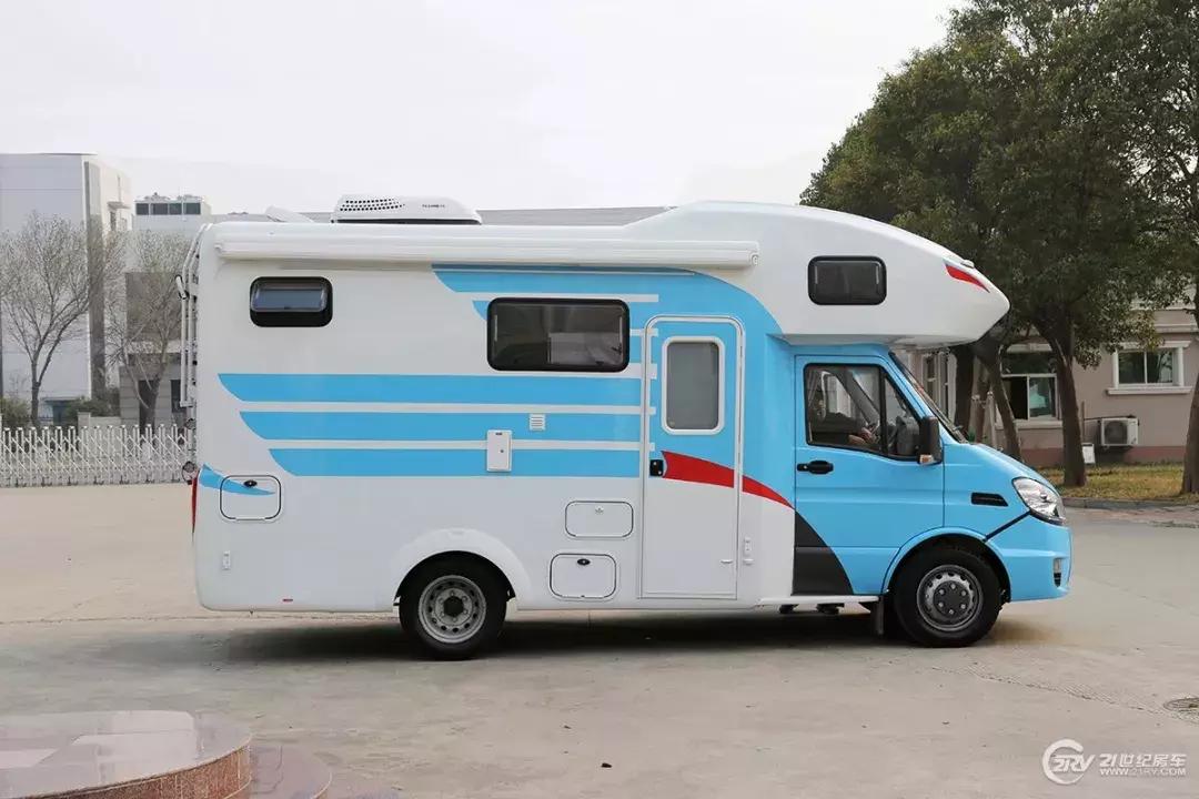 经济实用型7座4驱房车价位,b型房车u型会客区