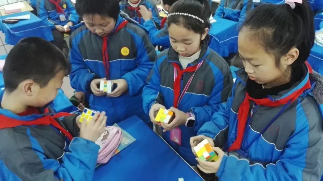 什么玩具对小孩子大脑发育好,孩子越玩越聪明的3种玩具