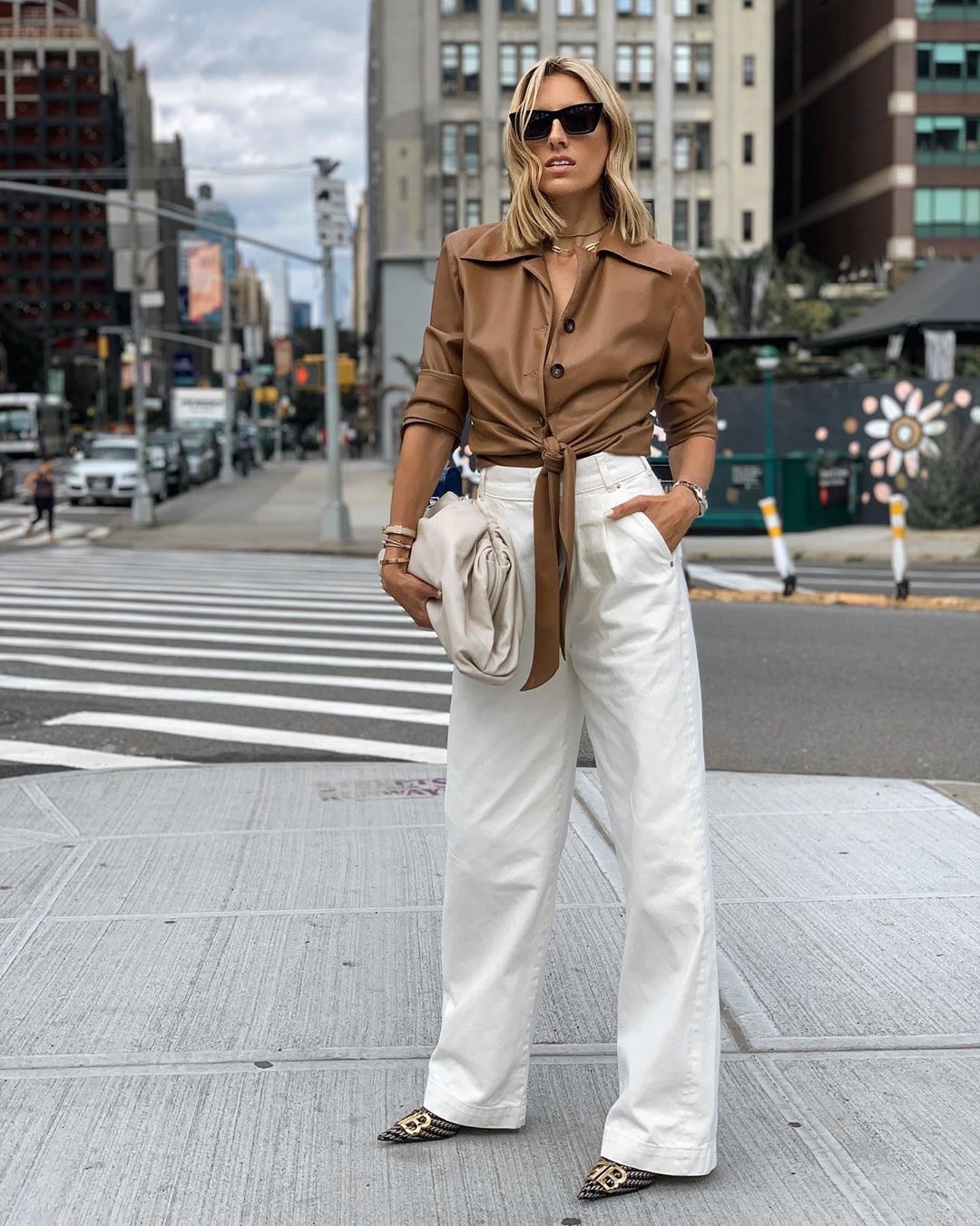 小个子千万不要穿直筒阔腿裤,小个子不要选择束脚裤