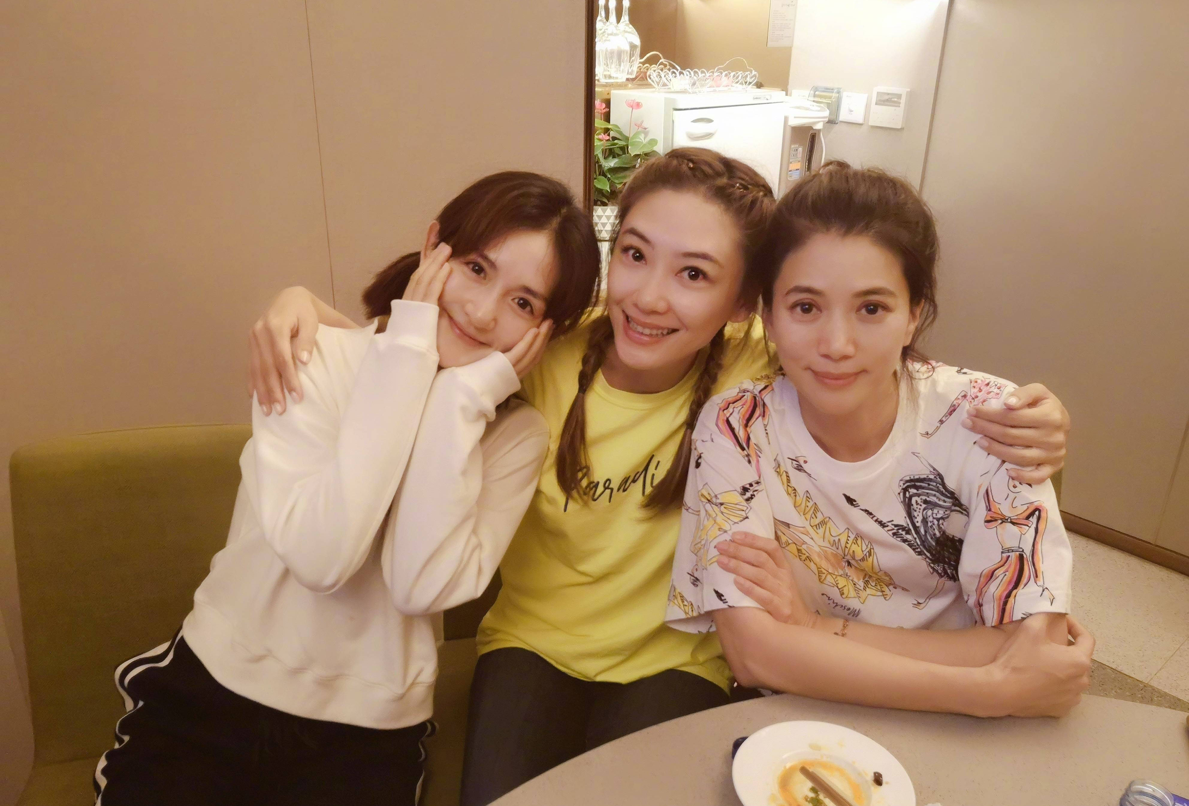 应采儿香奈儿鞋子,应采儿钱花不花不重要