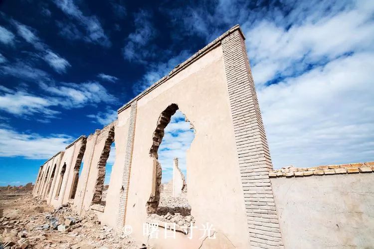 青海与新疆哪个省风景好,青海和新疆景色