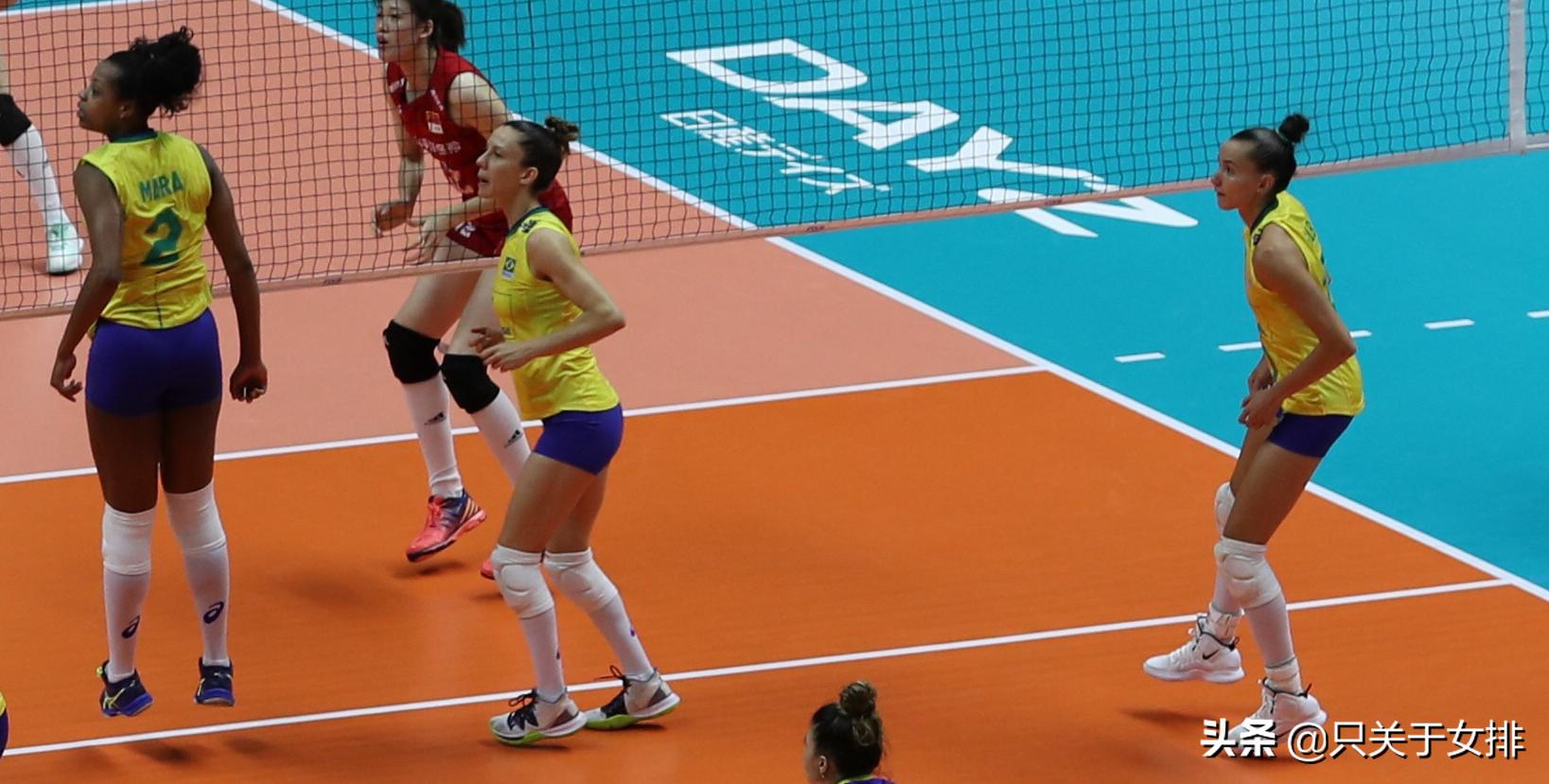 女排队员穿的什么鞋,女排为什么喜欢穿篮球鞋