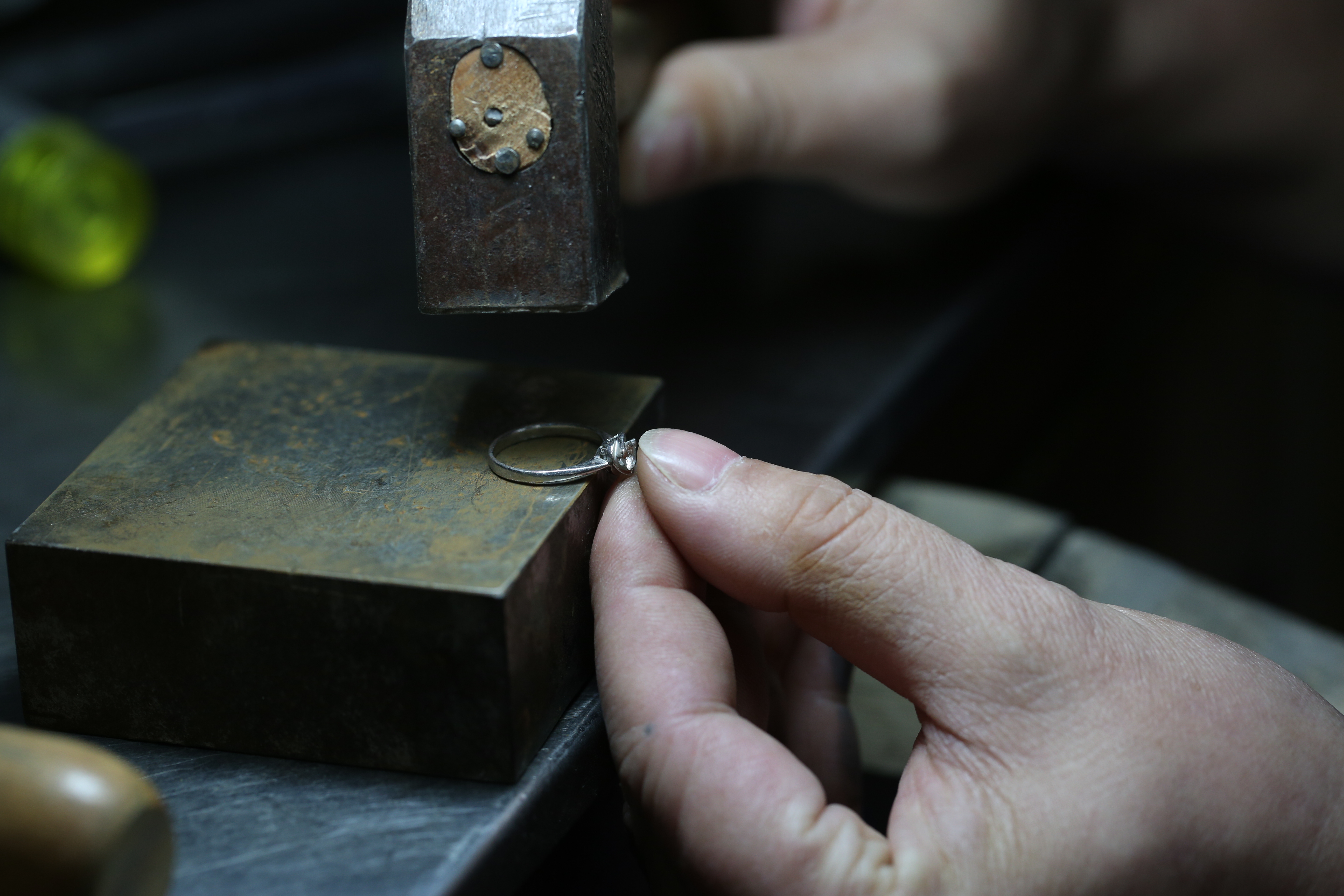 戒指改小尺寸去哪里改,戒指改小去哪里改