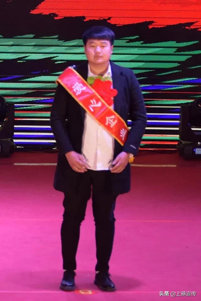 上蔡“芦笋大王”让贫困户抱上“聚宝盆”!