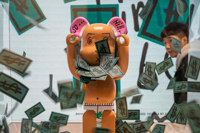 一个玩具熊凭啥炒到上百万,一玩具熊被炒至天价