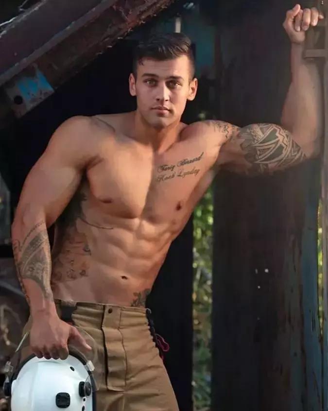 辣到爆的猫片，对不起我要流鼻血了……