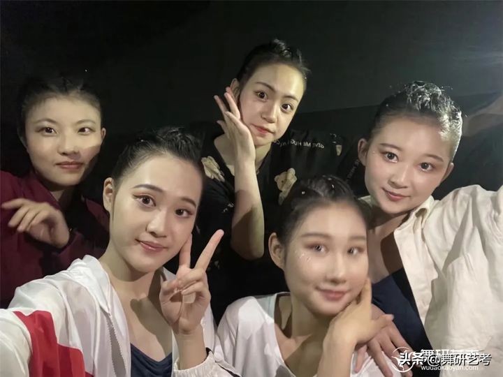 只有内心强大了才能冲破一切阻碍,只有自己内心强大才能不被伤害