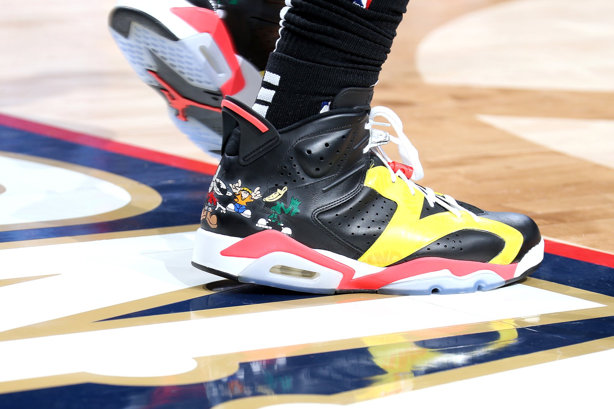 NBA今日球鞋精选:新配色UACurry5来了!库里穿它致敬老爹