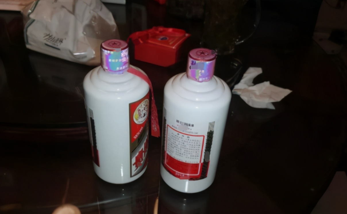 孩子倒掉茅台酒,孩子把父亲的茅台全部倒掉了