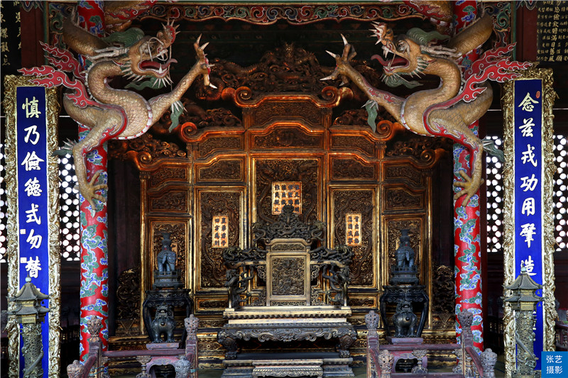 沈阳故宫是举世闻名的建筑物,中国仅存的两大宫殿沈阳故宫