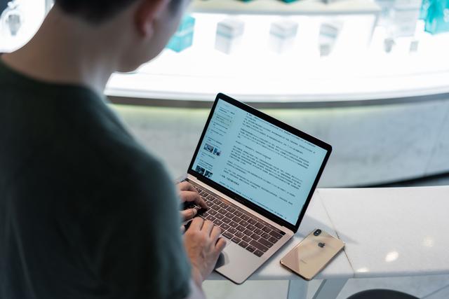 mac电脑入手操作,mac电脑选择攻略