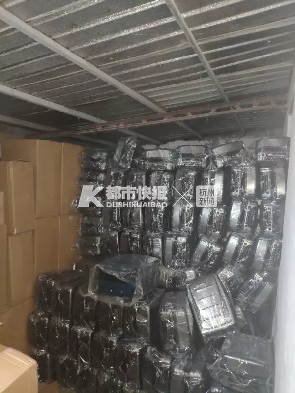 大牌包包制假售假属于什么罪,嘉兴假冒服装案件