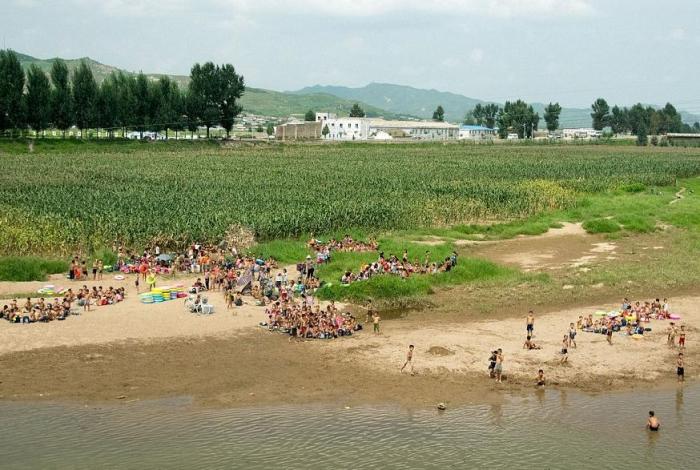 朝鲜乡下老木屋,朝鲜族农村民居图片