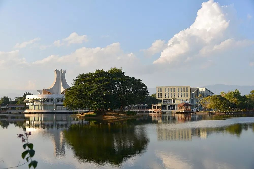 王晓红:瑞丽——难忘的翡翠之旅
