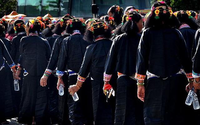 如何传承和发展惠安女服饰,福建惠安女服饰形成原因