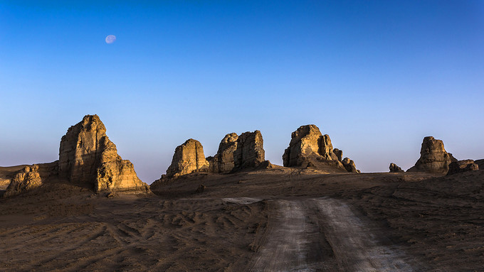 八千里路云和月风景,自驾看世界八千里路云和月滇之旅