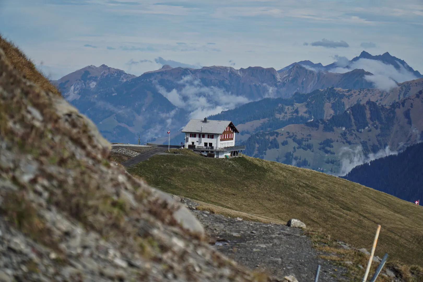 瑞士少女峰旅游详细攻略,四姑娘山徒步路线免费推荐