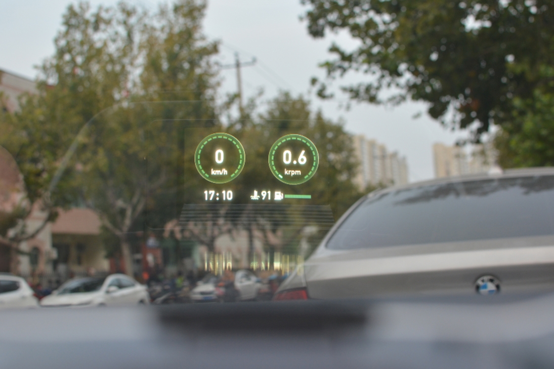 自从上过小米众筹,车萝卜又出新品,彩屏HUD真香